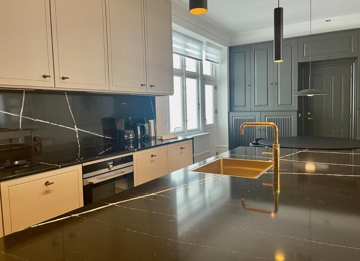 Beautiful 3 Bedroom Flat Next To The Marble Church Appartement