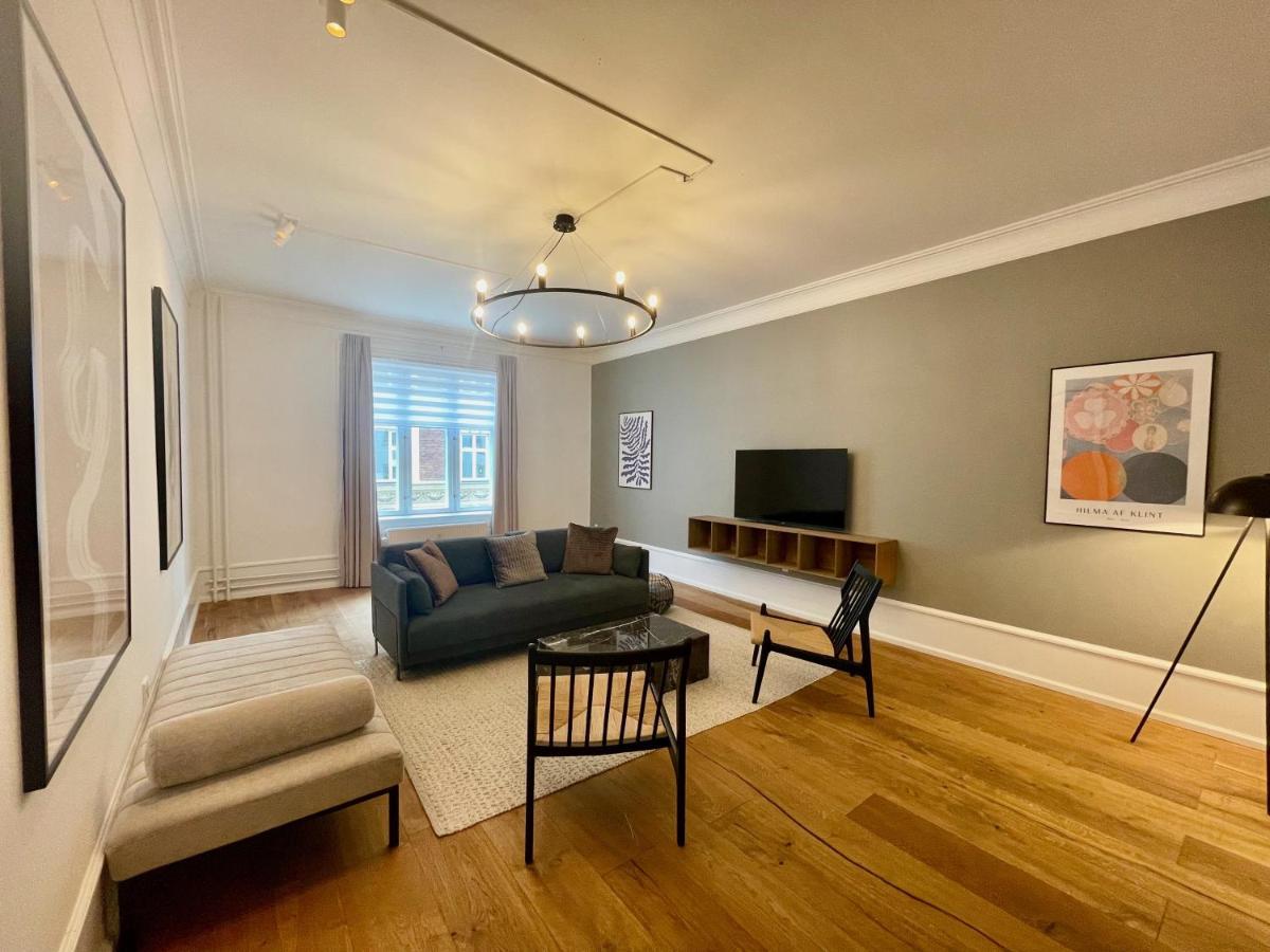 Beautiful 3 Bedroom Flat Next To The Marble Church Appartement